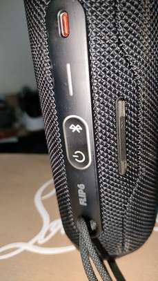 JBL flip 6 bluetooth speaker image 4
