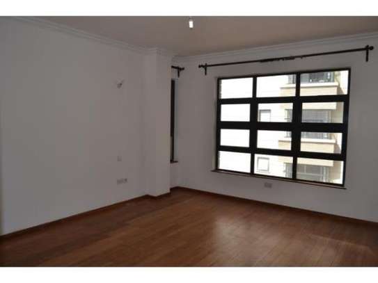 3 Bed Apartment with En Suite at Riverside Drive image 6