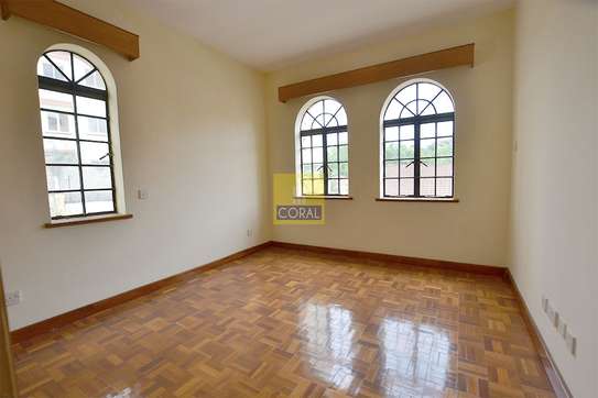 3 Bed Apartment in Brookside image 8