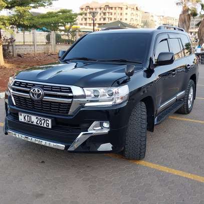 Toyota Landcruiser V8 For Hire image 6