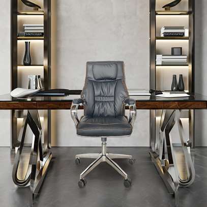 Office Chair: Quality Black Ergonomic Executive Office Chair image 1