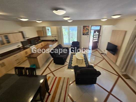 3 Bed House with En Suite in Gigiri image 8