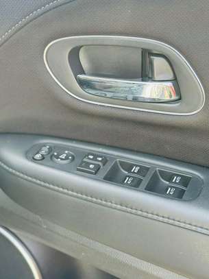 Honda vezel Hybrid white 2018 image 9