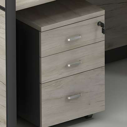 Workstations: 6 Way Team Productivity Modular Workstation image 3