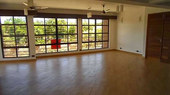 4 bedroom apartment for rent in Nyali Area image 15