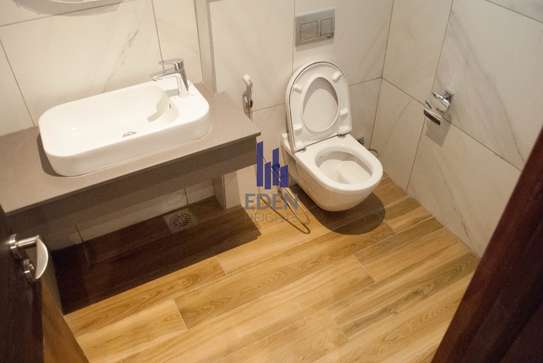 2 Bed Apartment with En Suite in Spring Valley image 23