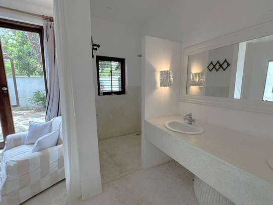 4 Bed House with En Suite in Diani image 15