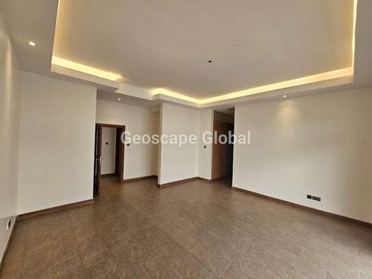 4 Bed Apartment with En Suite in Spring Valley image 2