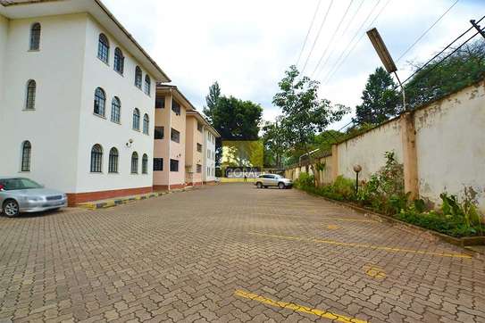 3 Bed Apartment in Brookside image 10