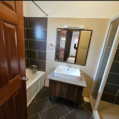 2 bedroom all ensuite with Dsq available image 4
