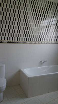 5 Bed House with En Suite at Faith Avenue image 8
