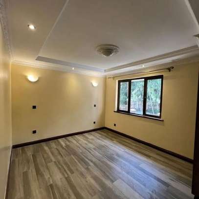 5 Bed Townhouse with En Suite in Lavington image 13