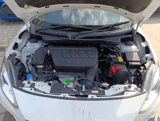 Suzuki Swift Sports RS White 2018 image 8
