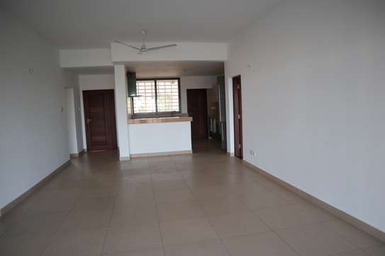 3 Bed Apartment with En Suite in Mombasa CBD image 4