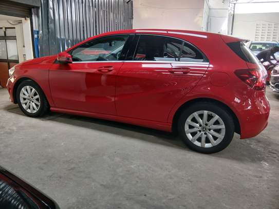 Mercedes benz A180 Red image 9