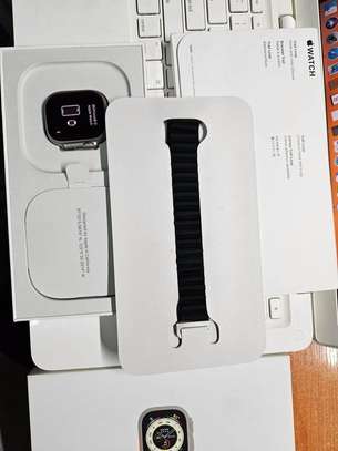 Apple Watch Ultra 49 mm (with extra straps) image 1