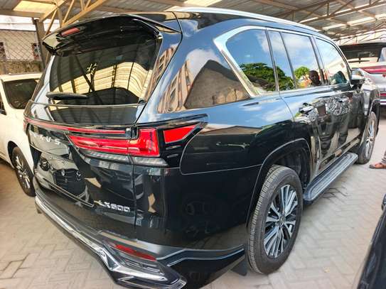 Lexus Lx600 image 15