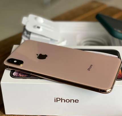 Iphone XS max 512gb gold edition image 2
