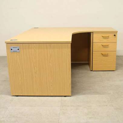 Office Desk: 120cm Long Way Curved Office Desk image 4
