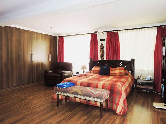 5 Bed Villa with En Suite in Nyari image 18