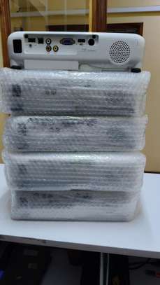 EPSON CB XO5 PROJECTOR, 3300 LUMENS image 1