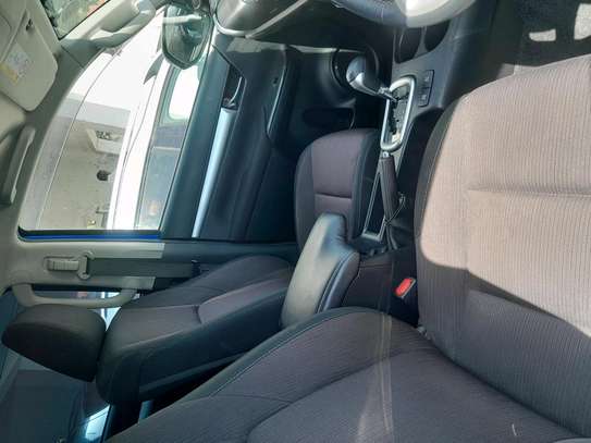 Toyota Hilux double cabin auto diesel 2019 blue image 5