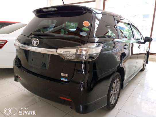 Toyota wish 2015 model image 2