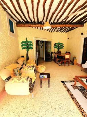 4 Bed Villa with Swimming Pool in Diani image 4