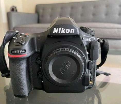Nikon D850 Body image 2