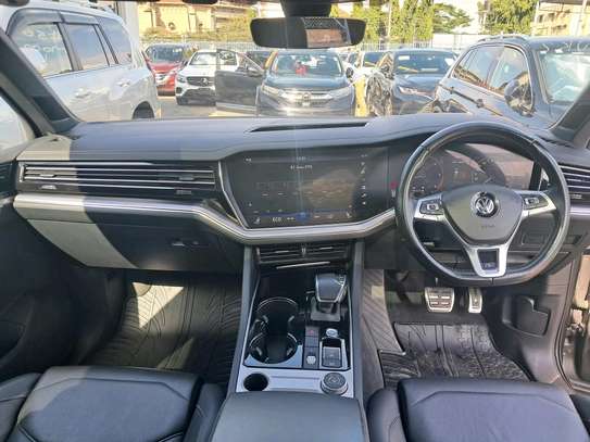 VOLKSWAGEN TOUAREG image 5