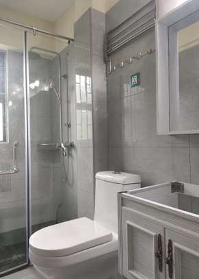 Serviced 2 Bed Apartment with En Suite at Kindaruma Road image 7