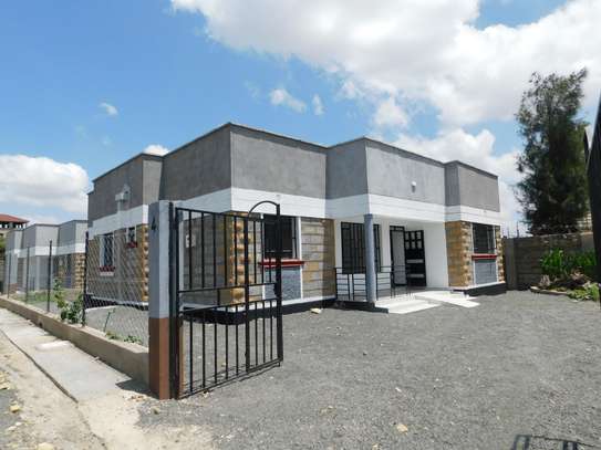 4 Bed House with En Suite at Acacia image 2