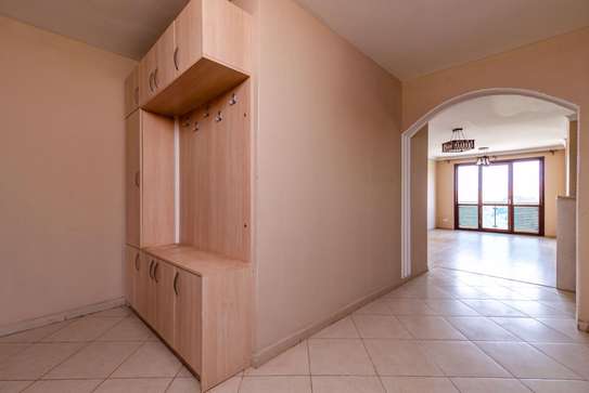 3 Bed Apartment with Swimming Pool in Kileleshwa image 5