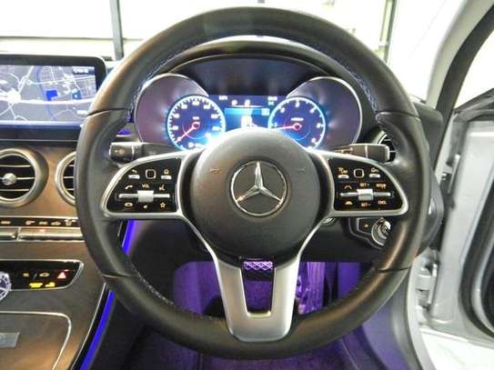 Mercedes-Benz image 9