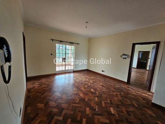 5 Bed House with En Suite at Westland image 9