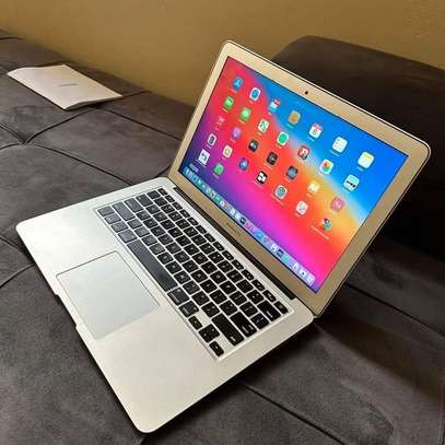 Apple MacBook Air 2017 laptop image 5