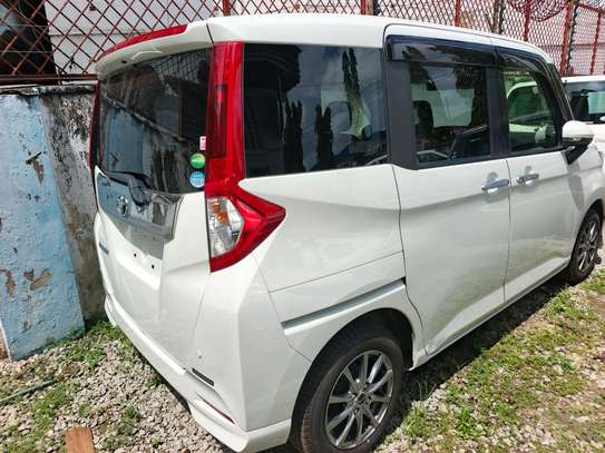 Toyota ROOMY image 2