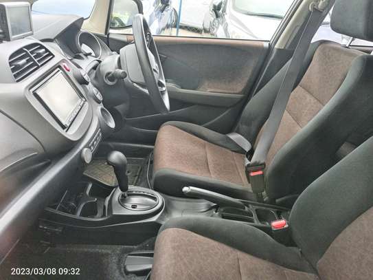Honda fit shuttle oldshape image 4
