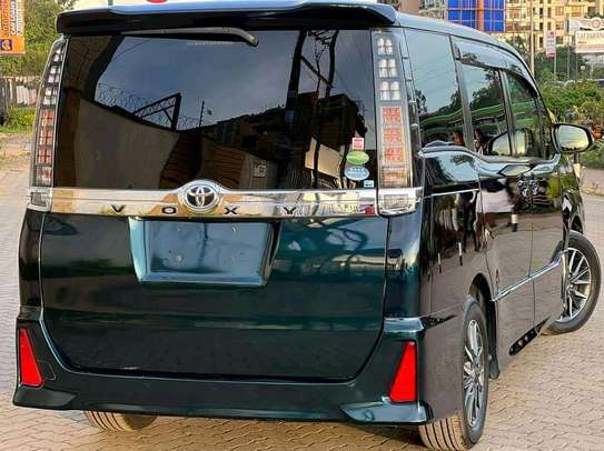 Toyota voxy newshape fully loaded image 6