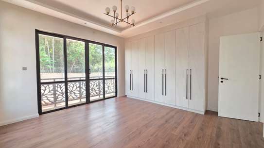 5 Bed Townhouse with En Suite at Lavington image 8