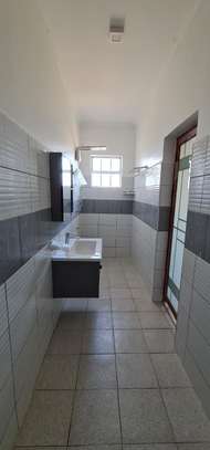 3 Bed Townhouse with En Suite at Ruiru Githunguri Road image 6