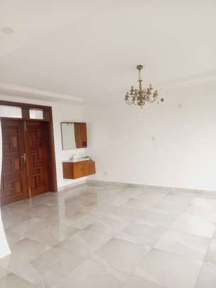 5 Bed Apartment with En Suite in Nyali Area image 8