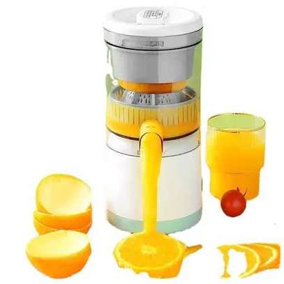 Portable Automatic Electric Citrus Juicer/Squeezer image 1