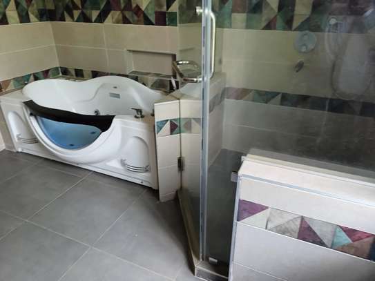 Serviced 1 Bed Apartment with En Suite at Behind Isk image 10