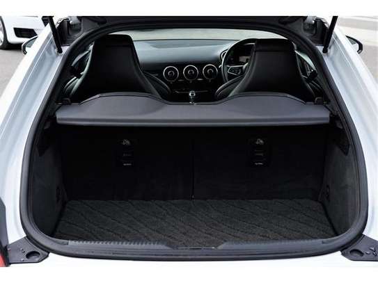 Audi TT image 10