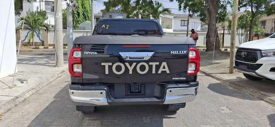 Toyota Hilux 2020 image 3