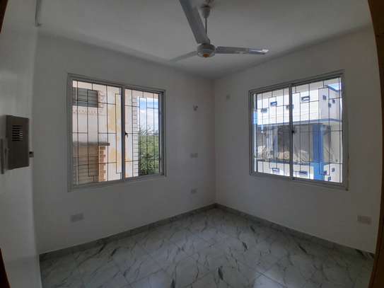 3 Bed Apartment with En Suite in Tudor image 16