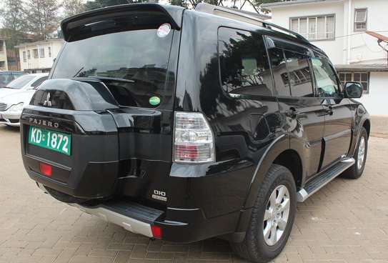 Mitsubishi Pajero V98W Leather Sunroof 2019 79,000 Kms image 3