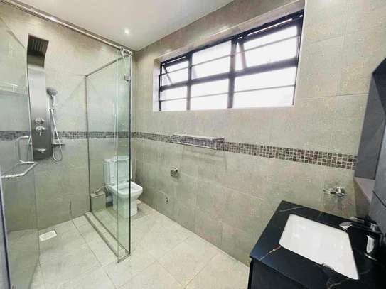 4 Bed Townhouse with En Suite at Membly image 17