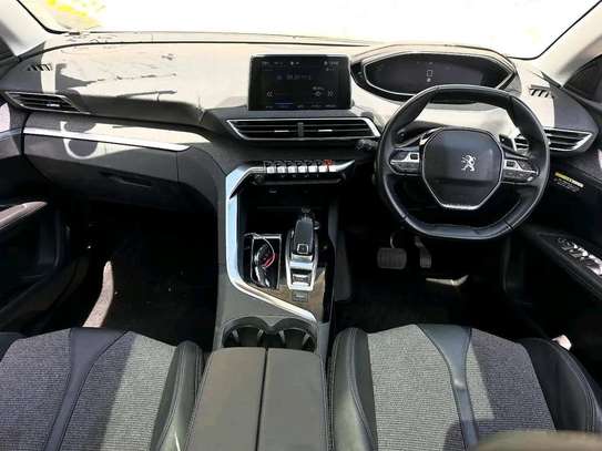 Peugeot 3008  moonroof image 4